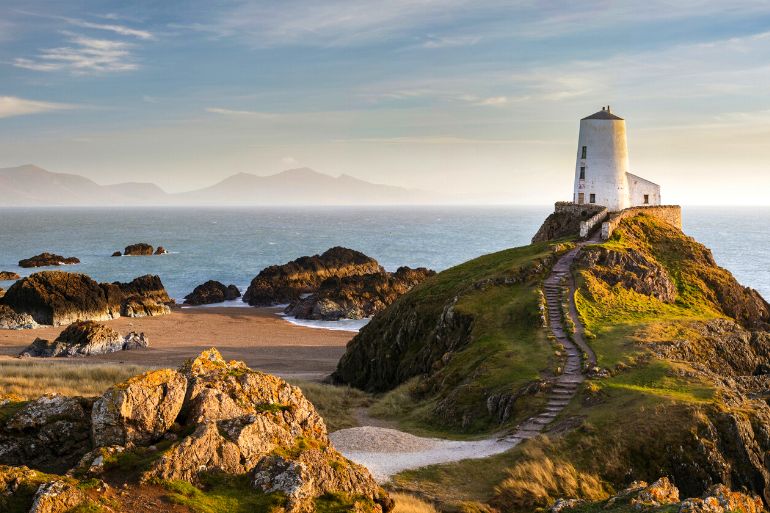 greatlittlebreaks-blog-coastal-best-beaches-in-wales-anglesey-llanddwyn-beach