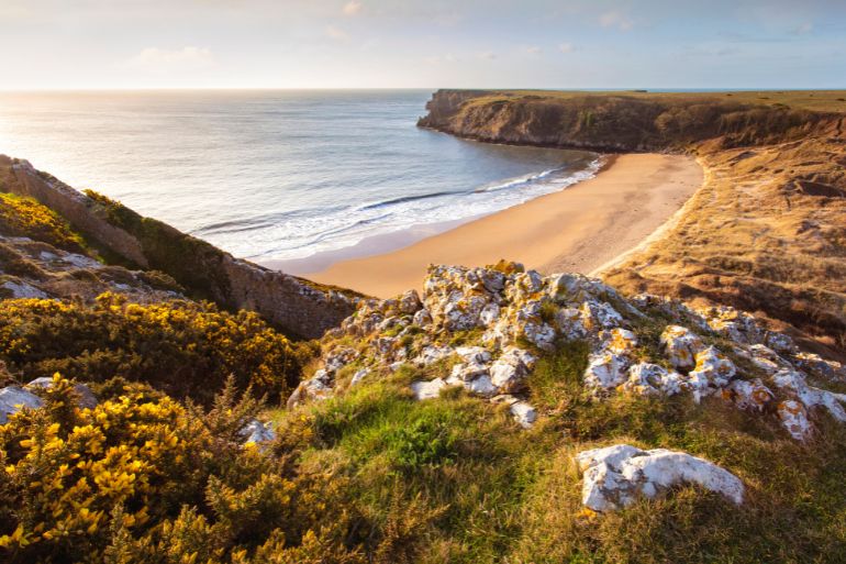 greatlittlebreaks-blog-coastal-best-beaches-in-wales-barafundle-bay