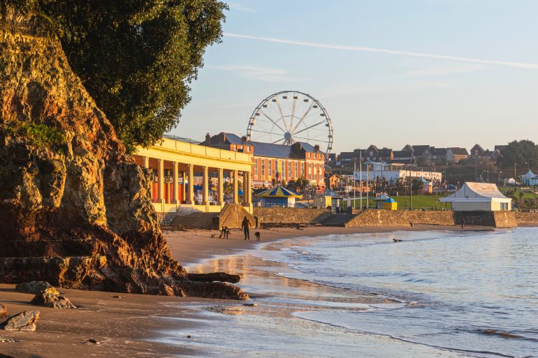 greatlittlebreaks-blog-coastal-best-beaches-in-wales-barry-island