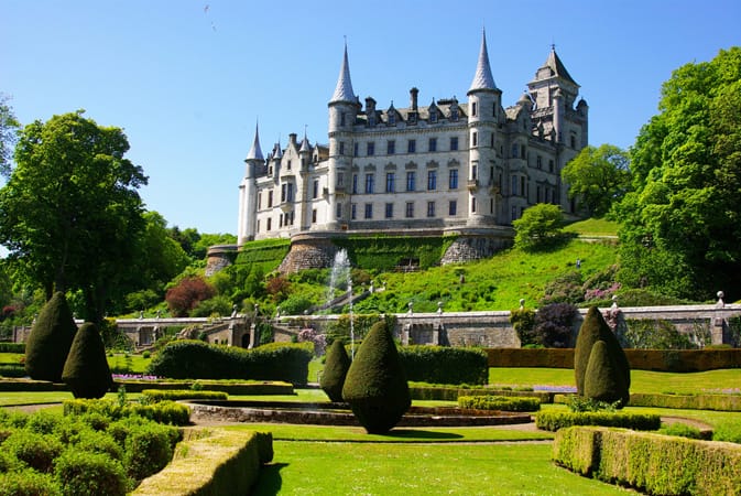 Dunrobin Castle in Scotland.jpg