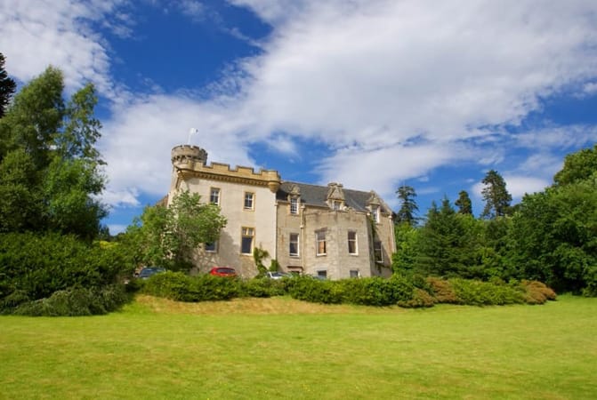 Tulloch Castle.jpg